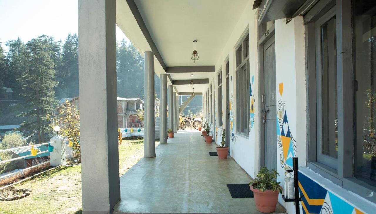 Young Monk Hostel & Cafe Old Manali Extérieur photo