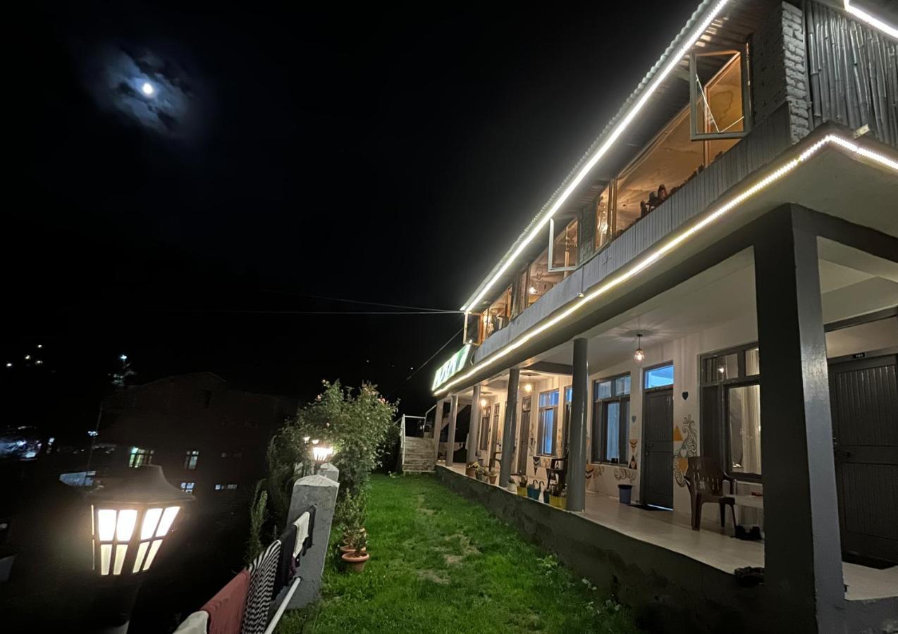 Young Monk Hostel & Cafe Old Manali Extérieur photo