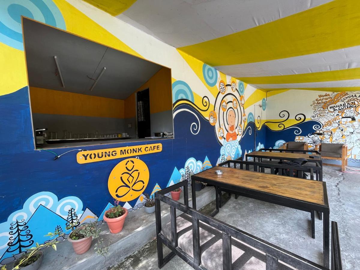 Young Monk Hostel & Cafe Old Manali Extérieur photo